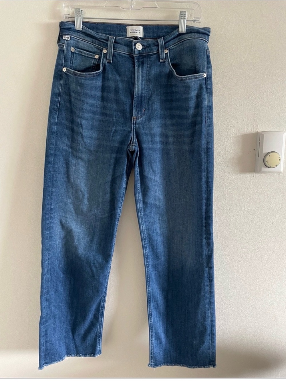 Citizens of Humanity Palma
Straight Raw Hem Jeans
Women's Size 28 Ambry Wash - Picture 4 of 9